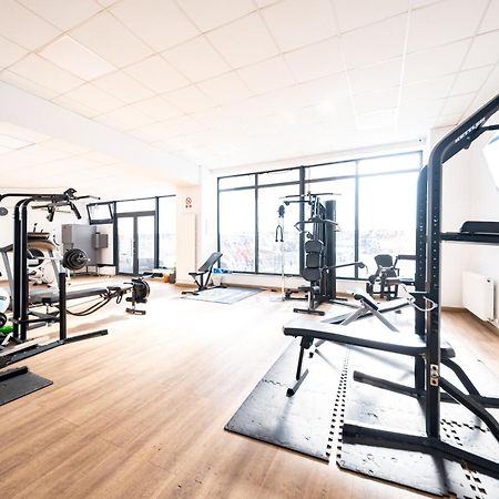 The Golden Studio - With Free Gym Bukarest Kültér fotó
