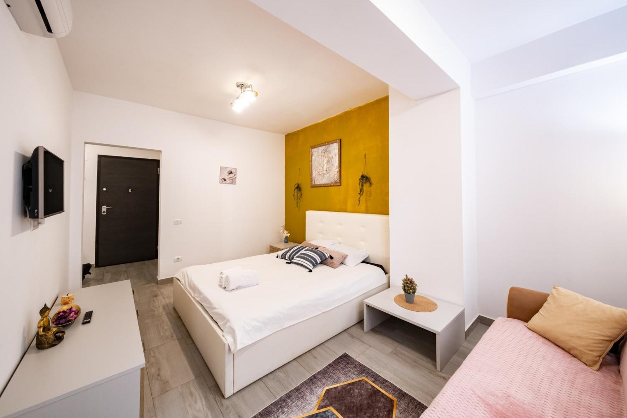 The Golden Studio - With Free Gym Bukarest Kültér fotó