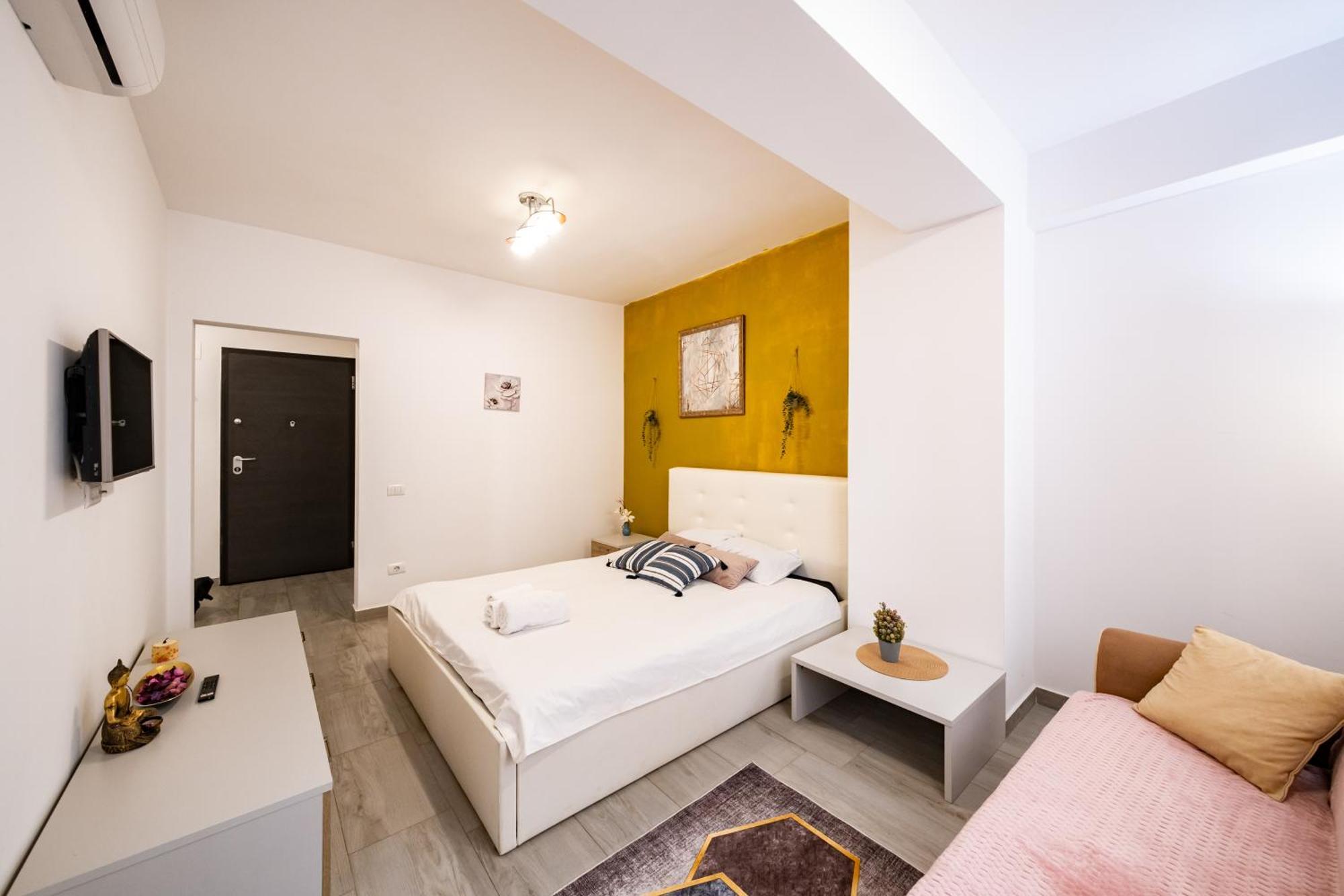 The Golden Studio - With Free Gym Bukarest Kültér fotó
